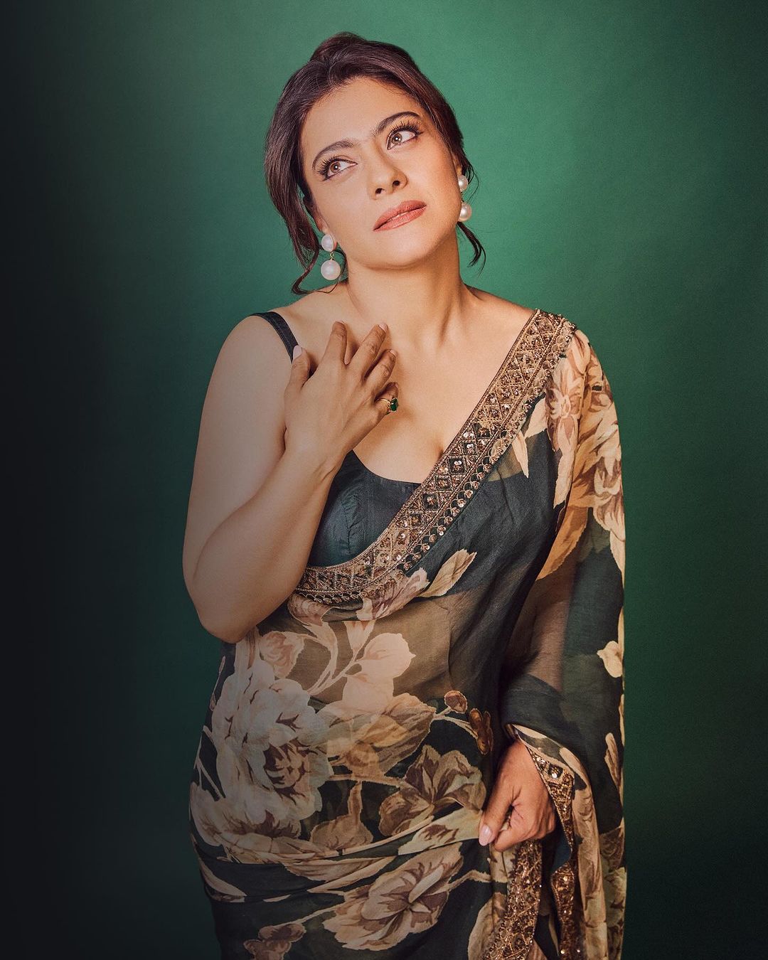 Designer Soft Organza Silk Saree – Floral Print with Embroidery Lace & Blouse