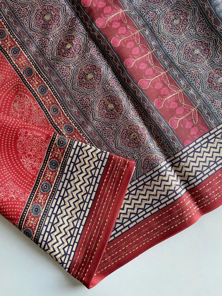 Premium Blend Silk Saree With  Bandhani Print And Kantha Work