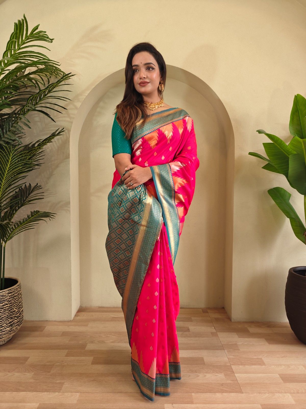 Kanchipuram Silk Saree With  Copper And Silver Zari Work Paired With a Beautifully Detailed Rich Pallu
