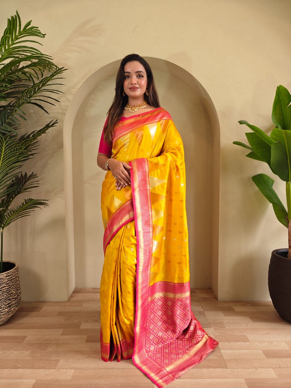 Kanchipuram Silk Saree With  Copper And Silver Zari Work Paired With a Beautifully Detailed Rich Pallu