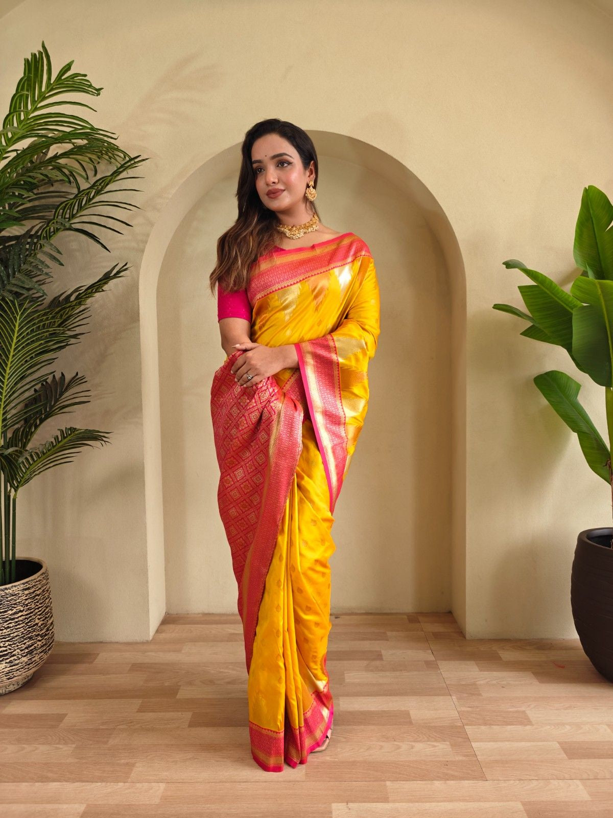 Kanchipuram Silk Saree With  Copper And Silver Zari Work Paired With a Beautifully Detailed Rich Pallu