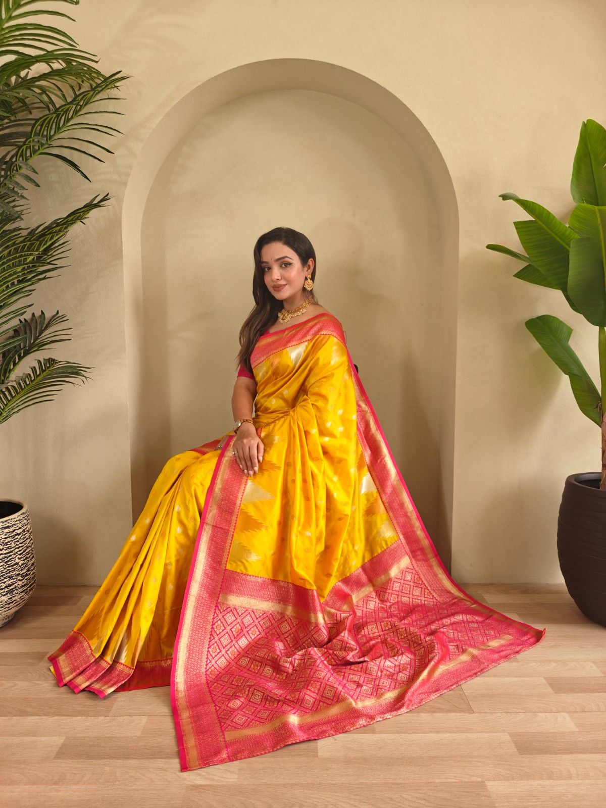Kanchipuram Silk Saree With  Copper And Silver Zari Work Paired With a Beautifully Detailed Rich Pallu
