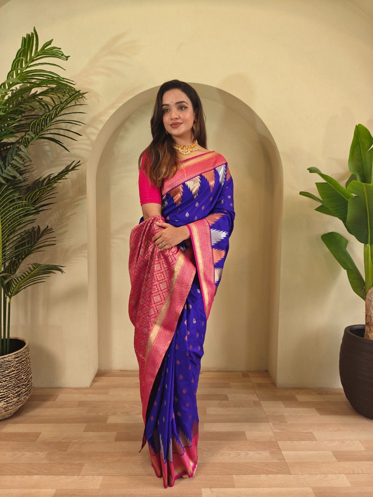 Kanchipuram Silk Saree With  Copper And Silver Zari Work Paired With a Beautifully Detailed Rich Pallu