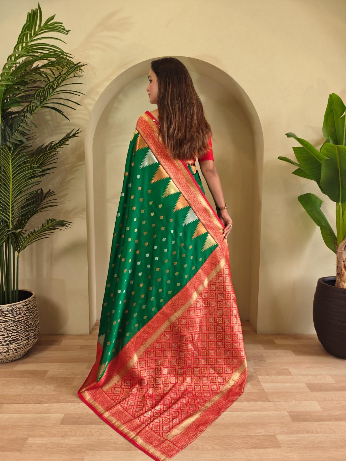 Kanchipuram Silk Saree With  Copper And Silver Zari Work Paired With a Beautifully Detailed Rich Pallu