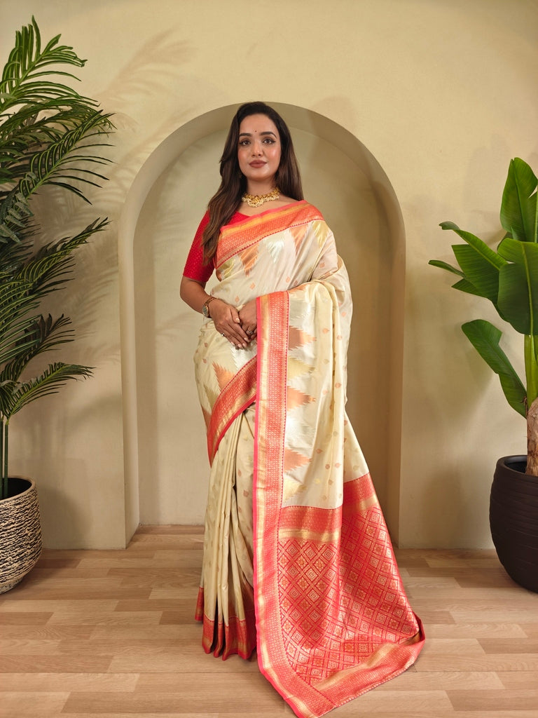 Kanchipuram Silk Saree With  Copper And Silver Zari Work Paired With a Beautifully Detailed Rich Pallu