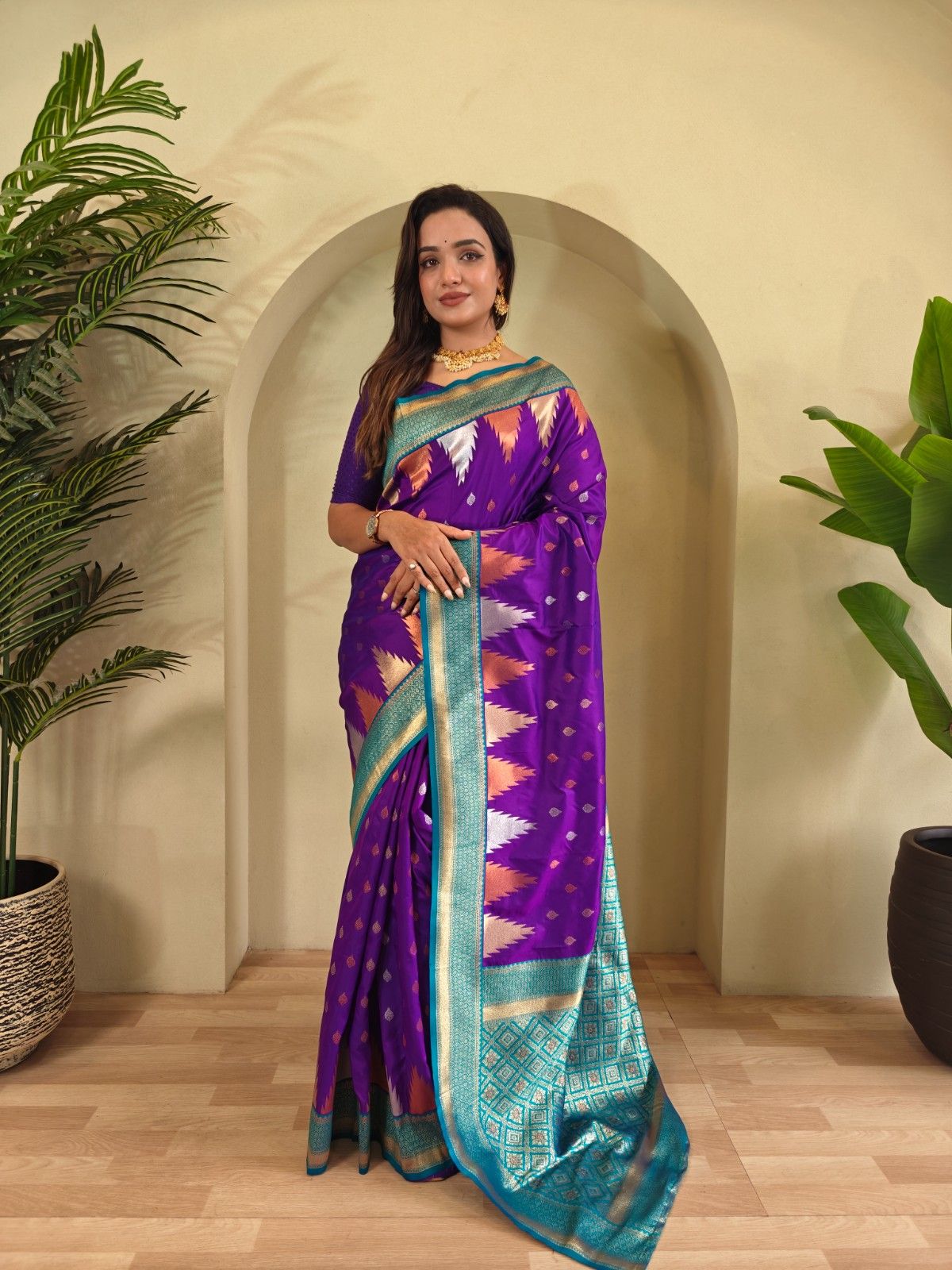Kanchipuram Silk Saree With  Copper And Silver Zari Work Paired With a Beautifully Detailed Rich Pallu