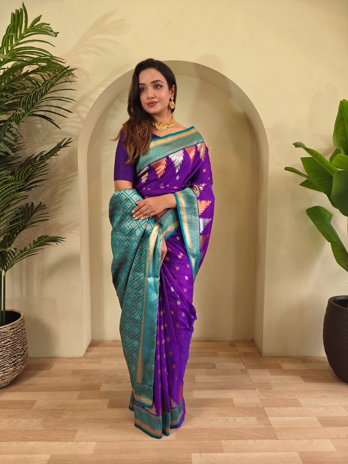 Kanchipuram Silk Saree With  Copper And Silver Zari Work Paired With a Beautifully Detailed Rich Pallu