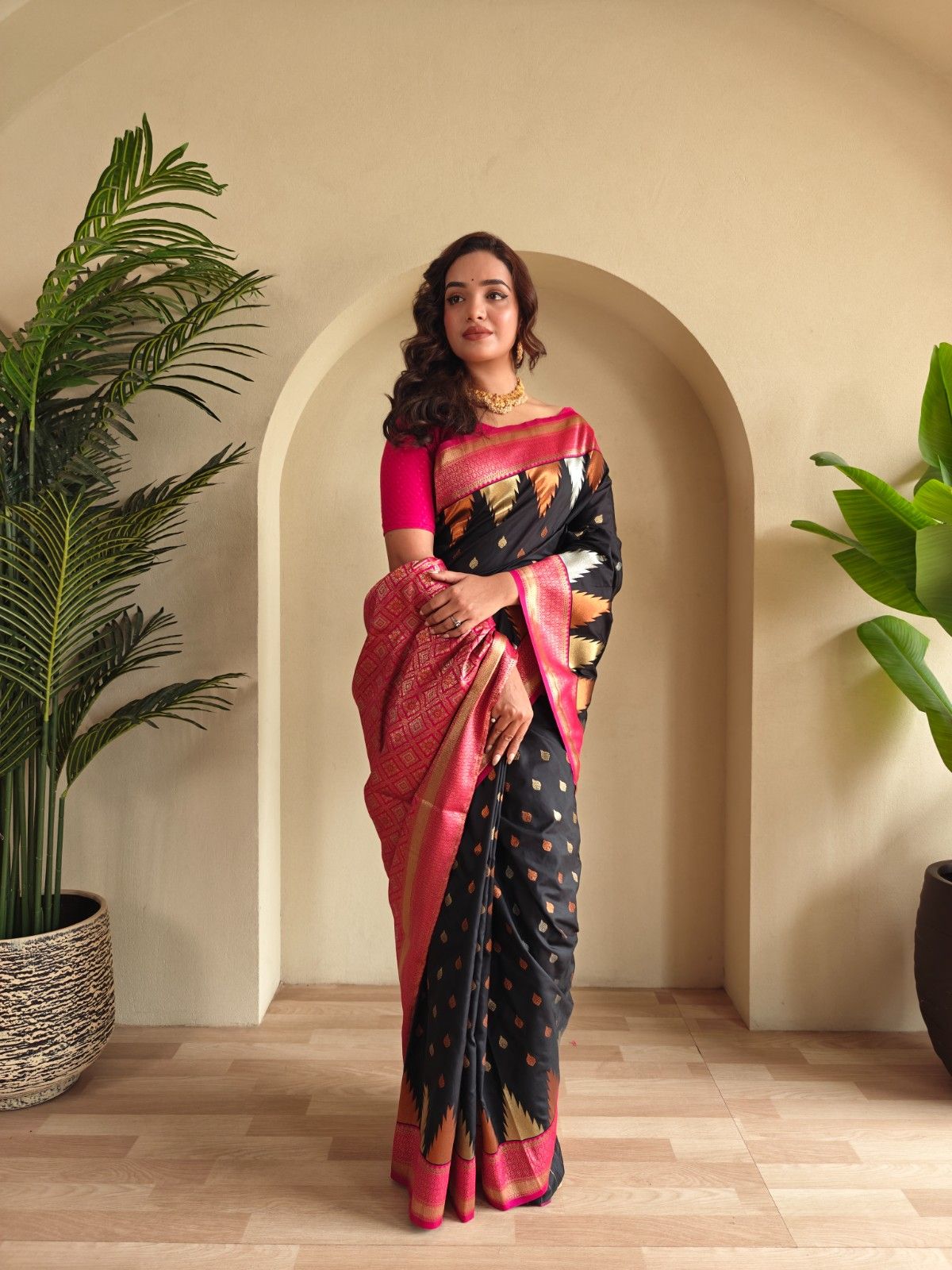 Kanchipuram Silk Saree With  Copper And Silver Zari Work Paired With a Beautifully Detailed Rich Pallu