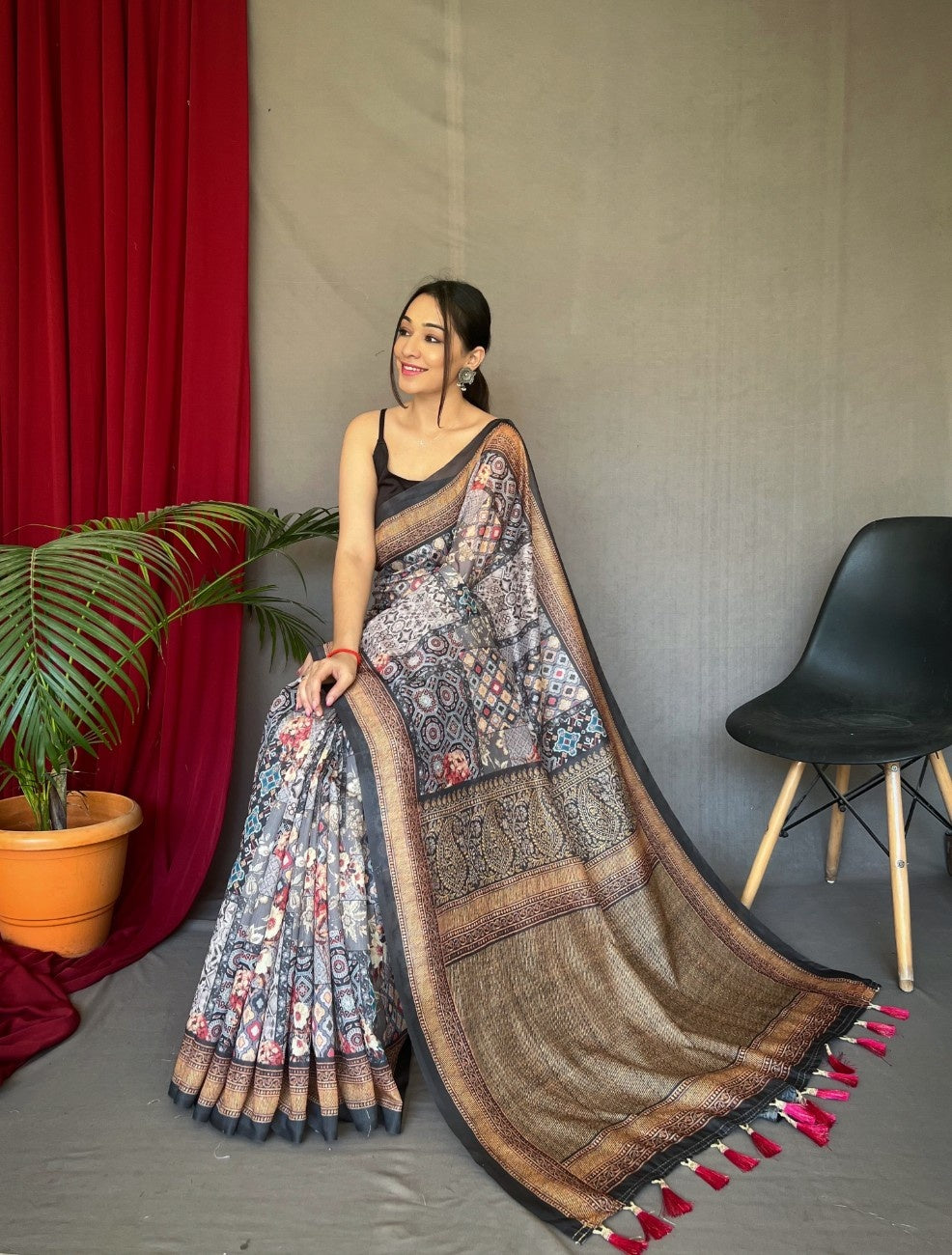Cotton Sarees With Kashmiri Digital Print