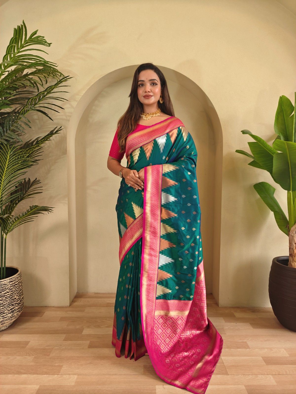 Kanchipuram Silk Saree With  Copper And Silver Zari Work Paired With a Beautifully Detailed Rich Pallu