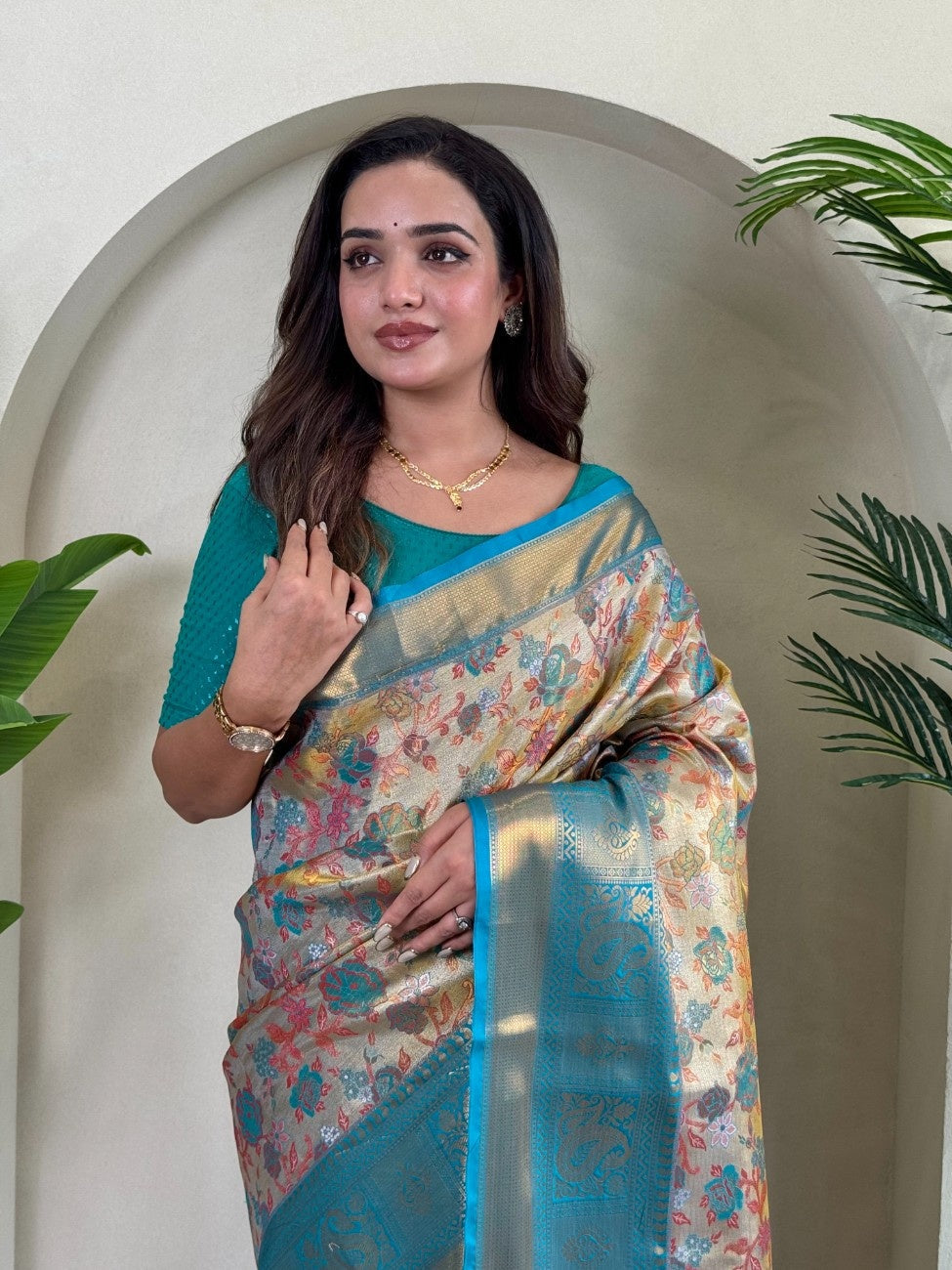Kanchipuramm Silk With Golden zari weaving