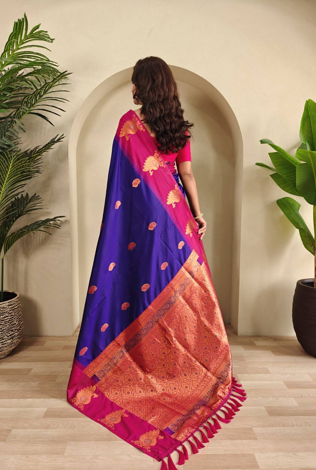 Premium Dual-Tone Silk Saree With Vibrant Contrast Pallu
