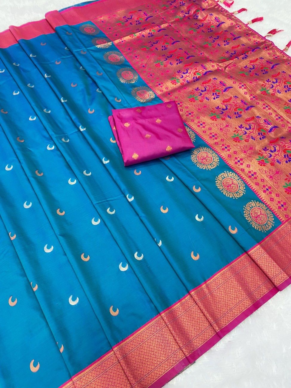 Paithani Saree With classic Chandrakar pattern