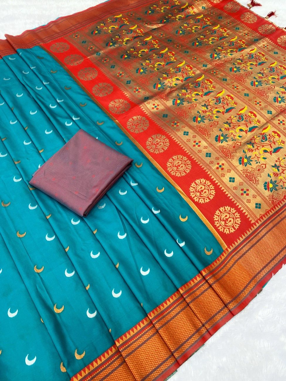 Paithani Saree With classic Chandrakar pattern