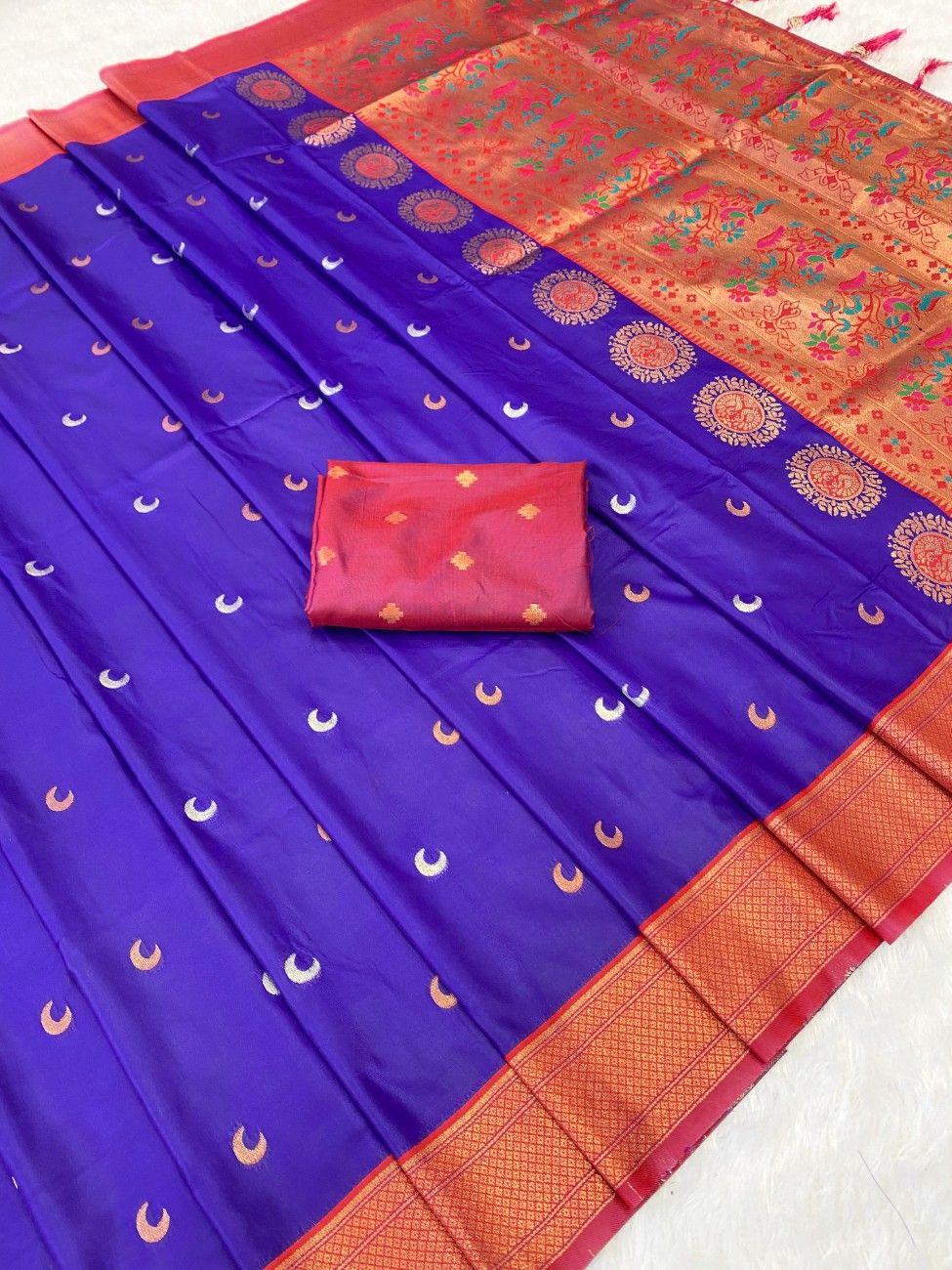 Paithani Saree With classic Chandrakar pattern