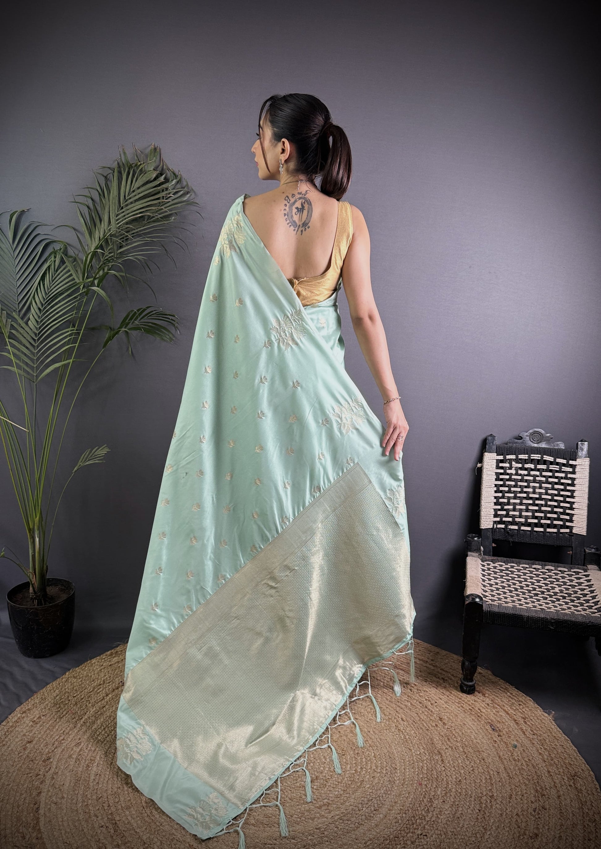 Premium Lichi Silk Saree With Beautiful Floral Weaving