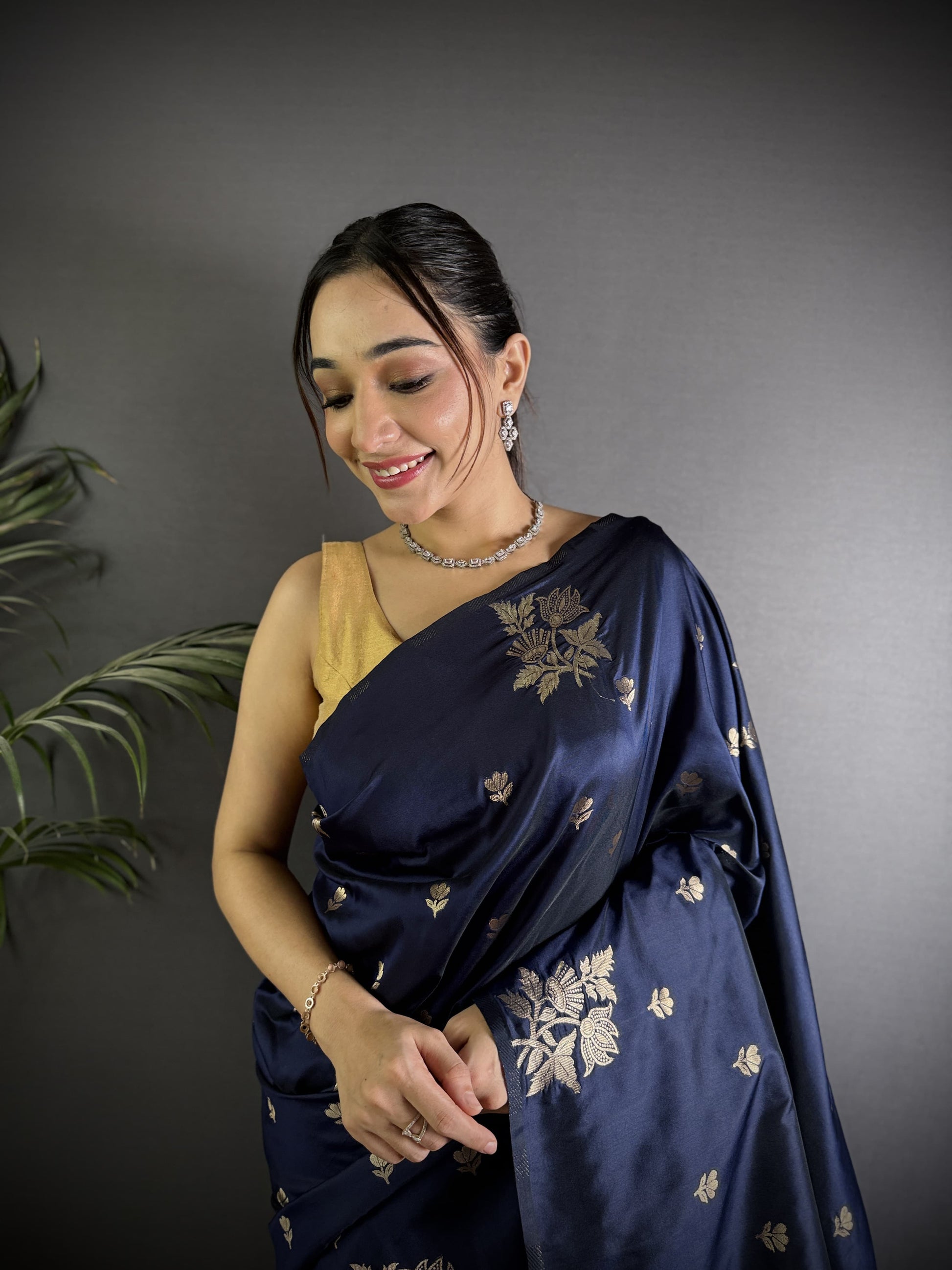 Premium Lichi Silk Saree With Beautiful Floral Weaving
