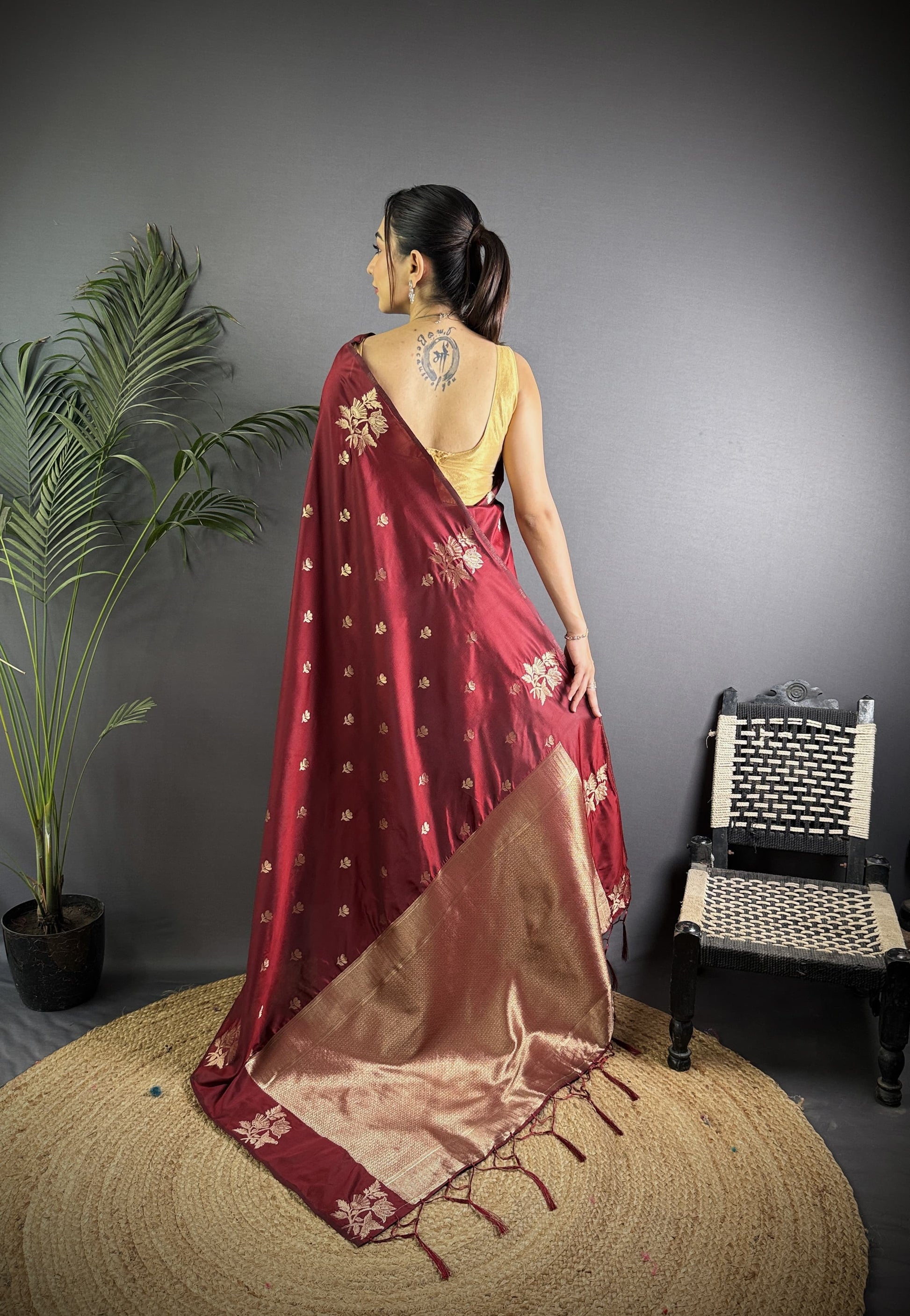 Premium Lichi Silk Saree With Beautiful Floral Weaving