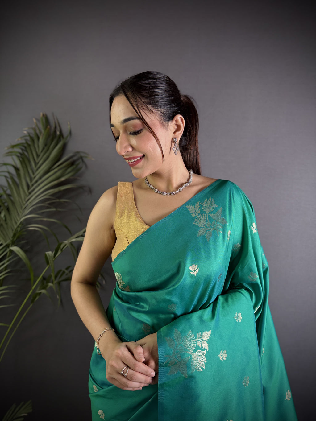 Premium Lichi Silk Saree With Beautiful Floral Weaving