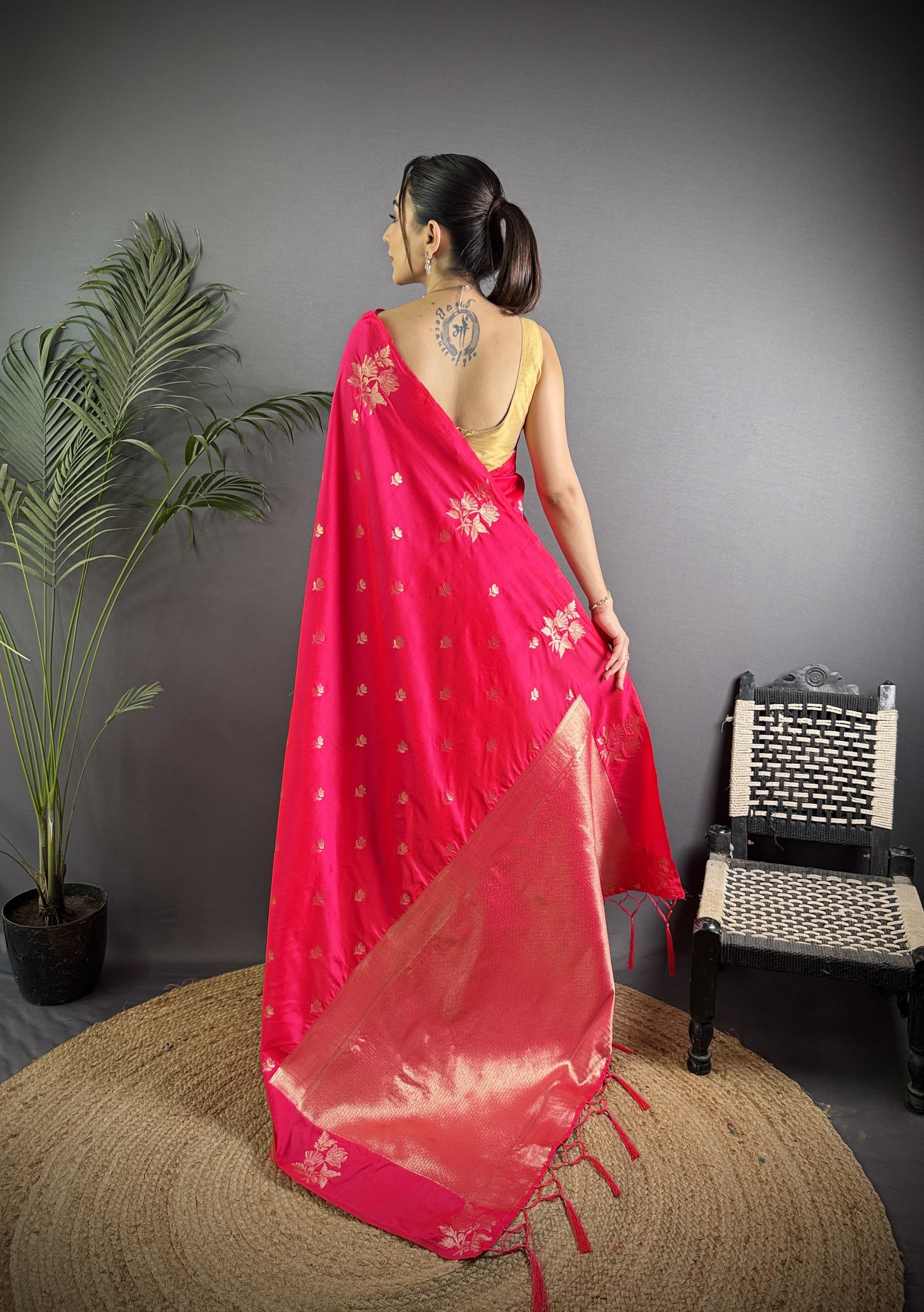 Premium Lichi Silk Saree With Beautiful Floral Weaving