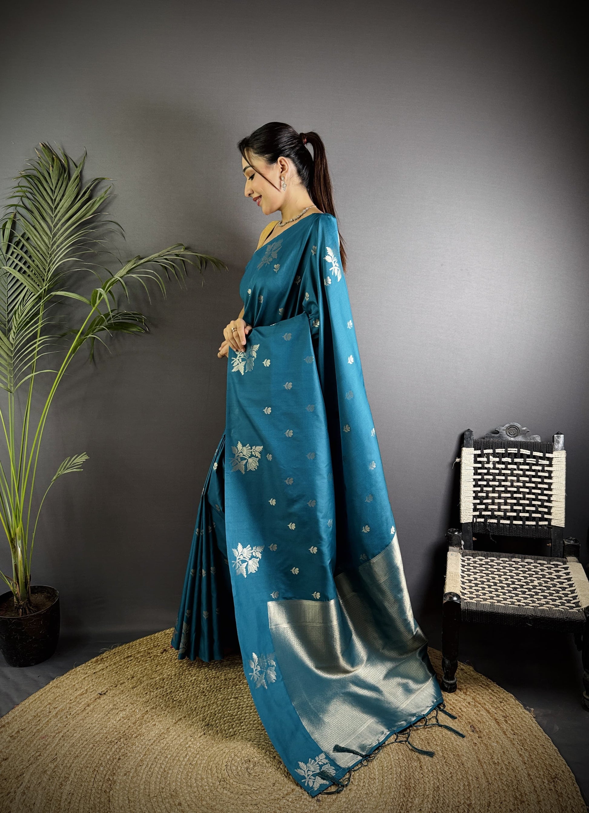 Premium Lichi Silk Saree With Beautiful Floral Weaving