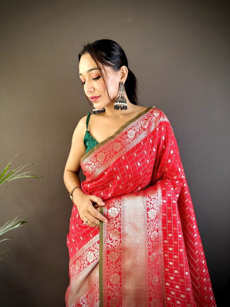 Pure Lichi Silk Saree with soft texture and a chex style weaving