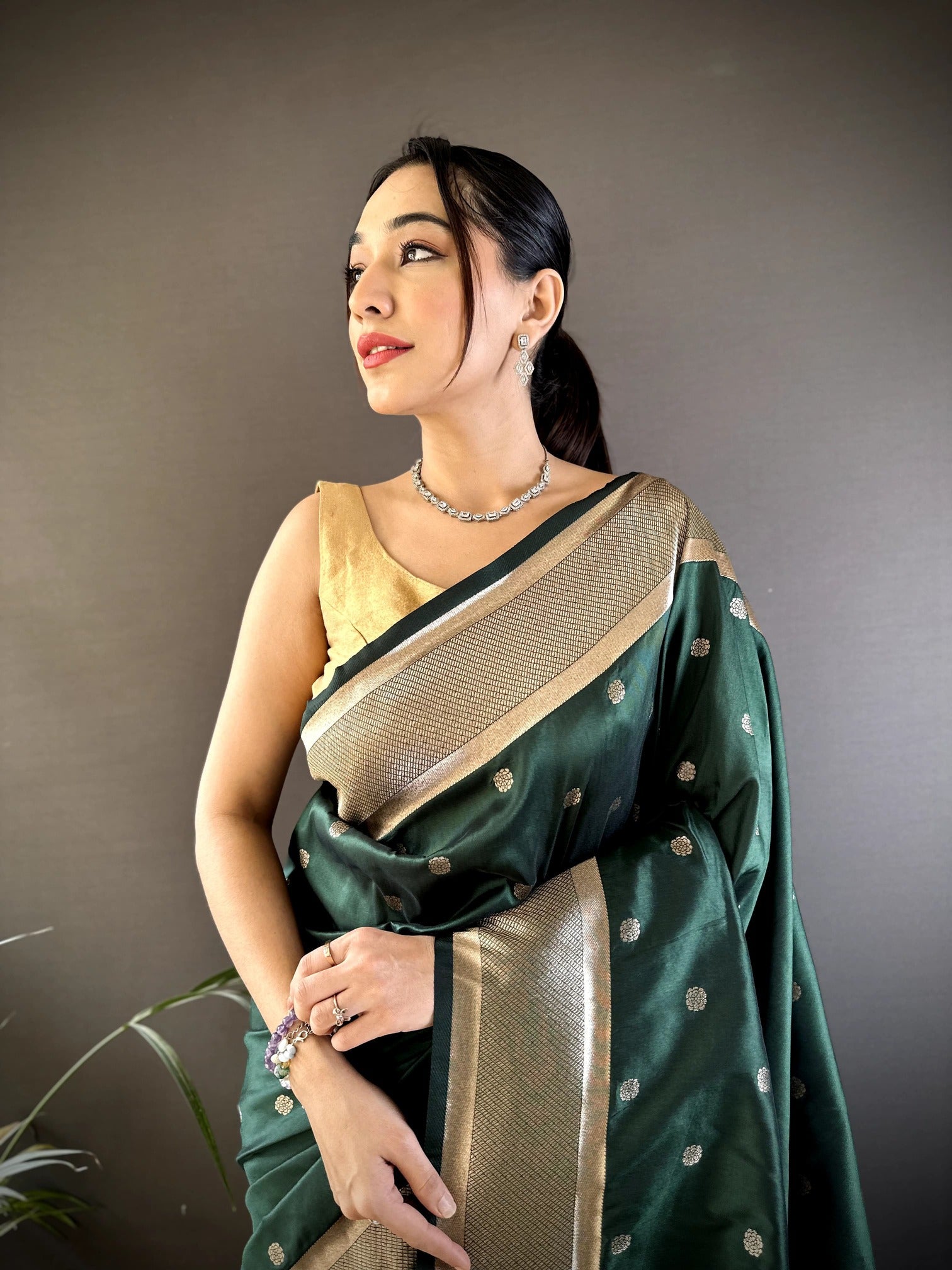 Premium Lichi Silk Saree With  Luxurious Gold Zari Weaving