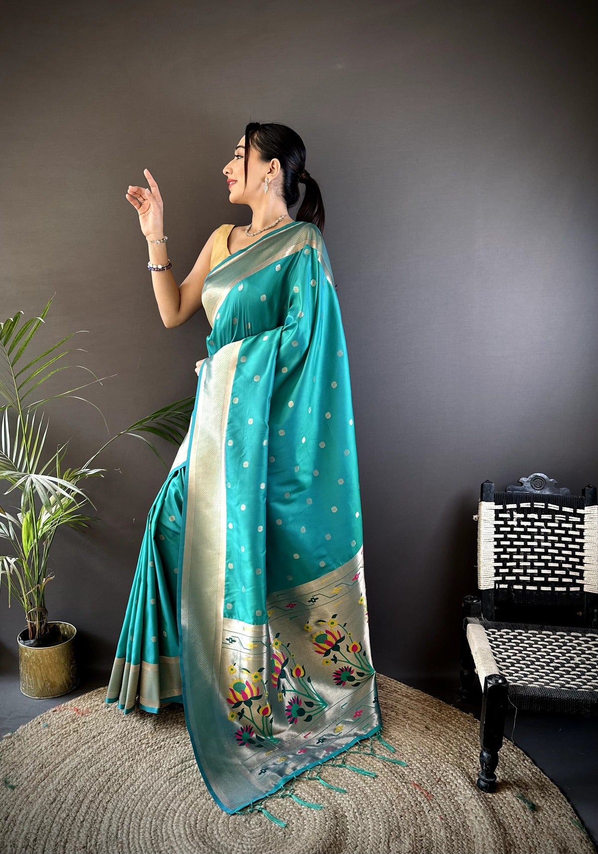 Premium Lichi Silk Saree With  Luxurious Gold Zari Weaving