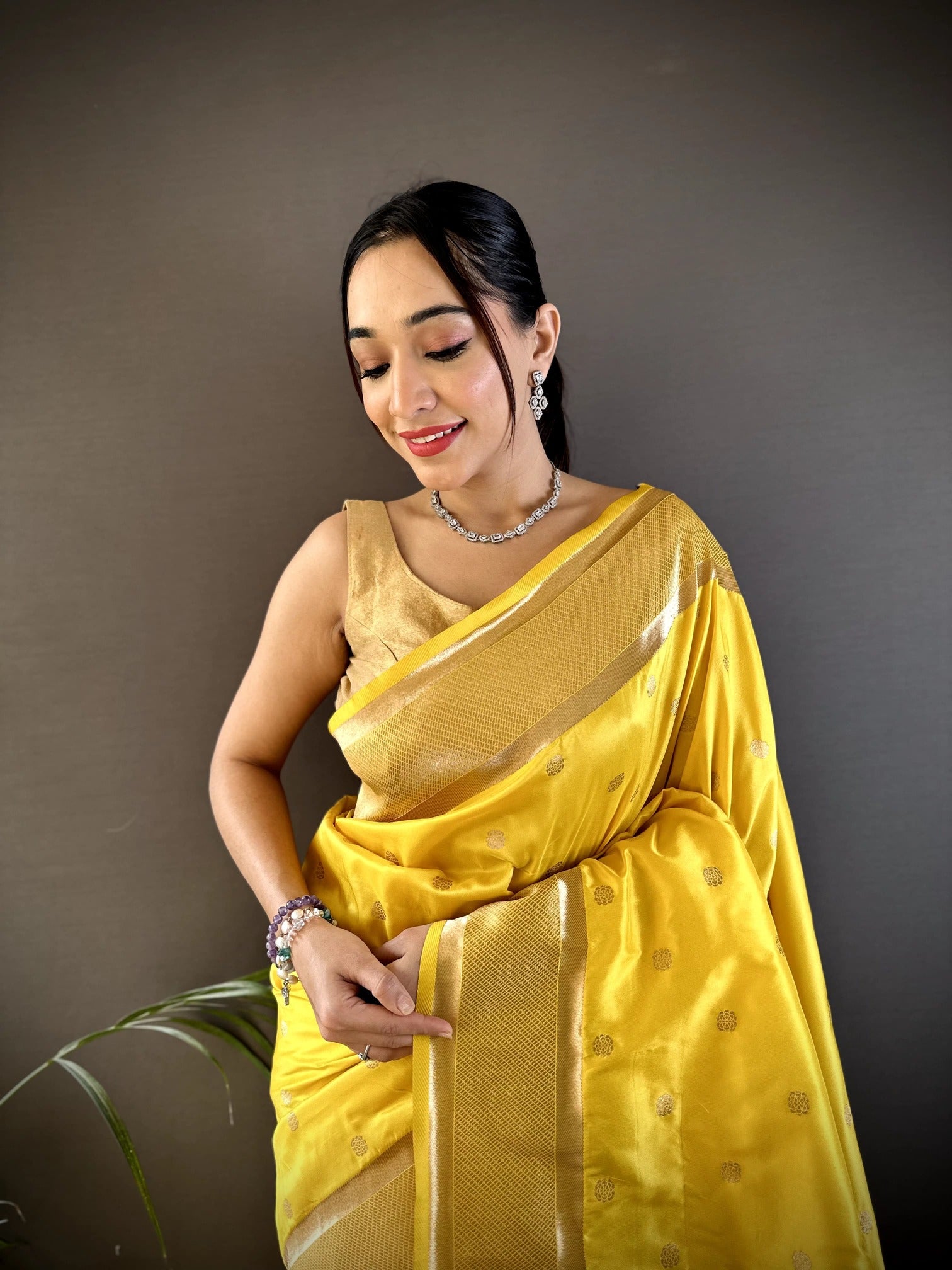 Premium Lichi Silk Saree With  Luxurious Gold Zari Weaving