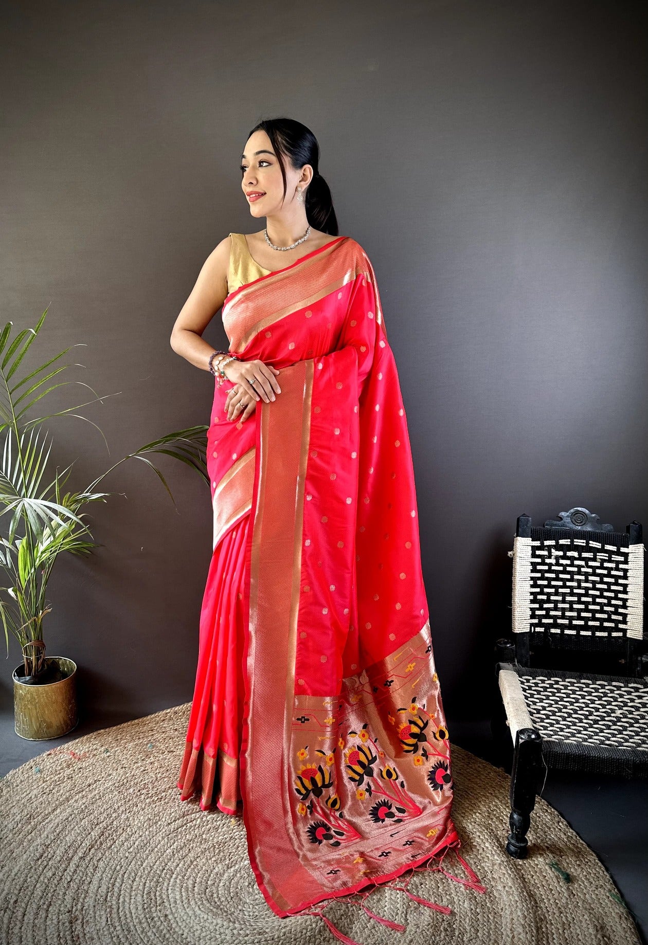 Premium Lichi Silk Saree With  Luxurious Gold Zari Weaving
