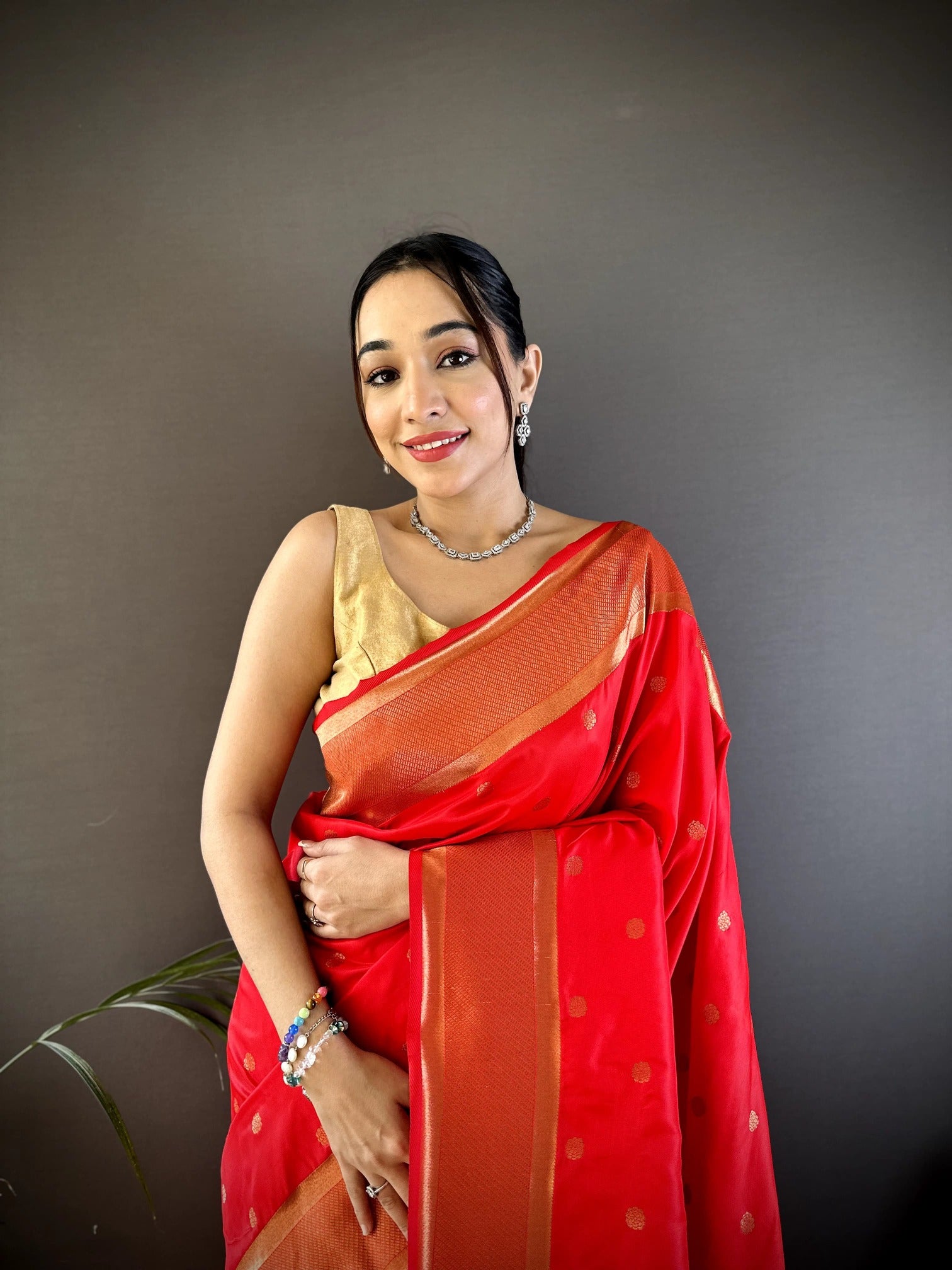 Premium Lichi Silk Saree With  Luxurious Gold Zari Weaving