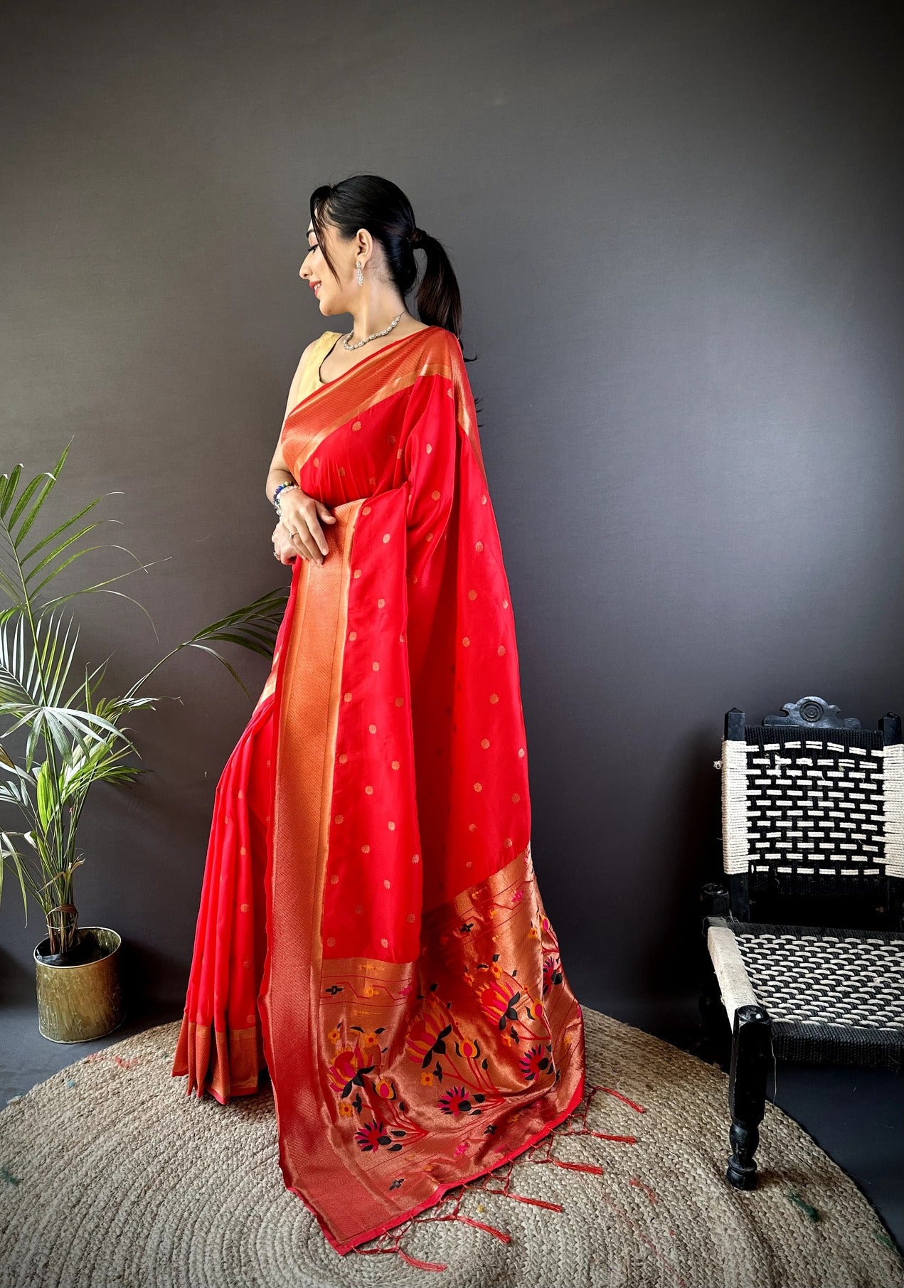 Premium Lichi Silk Saree With  Luxurious Gold Zari Weaving