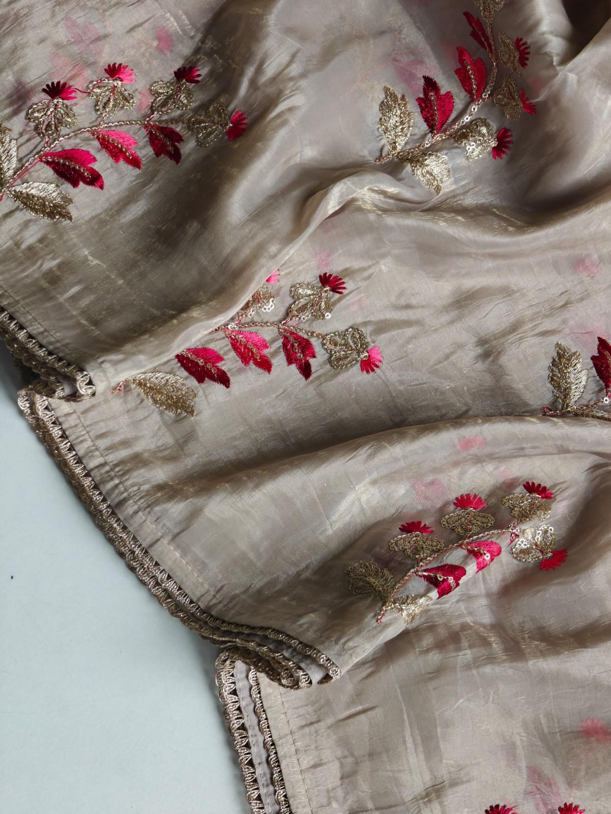 Elegant Paper Silk Crushed Saree with Floral Embroidery & Zari Lace – Contrast Blouse Included