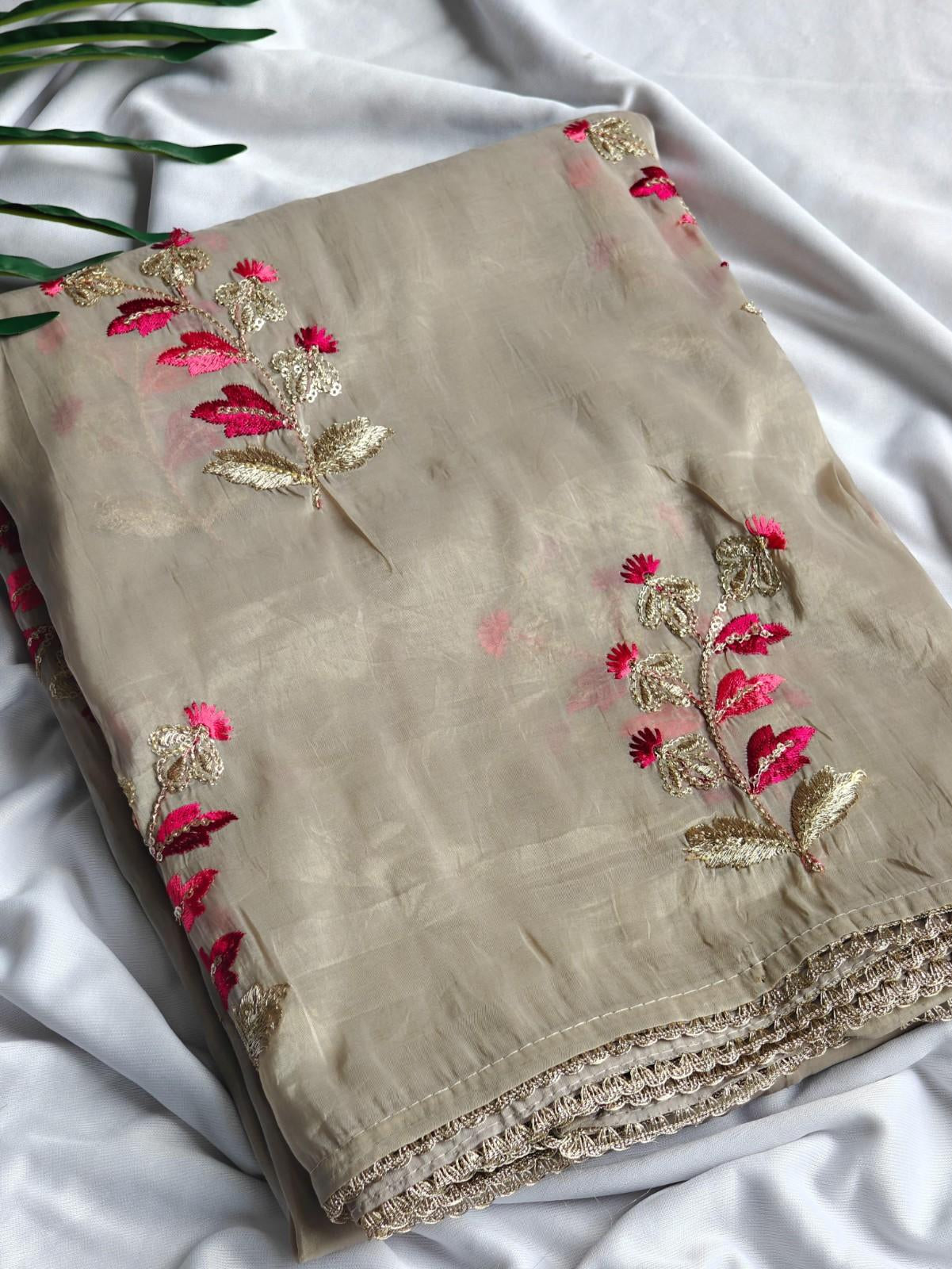 Elegant Paper Silk Crushed Saree with Floral Embroidery & Zari Lace – Contrast Blouse Included
