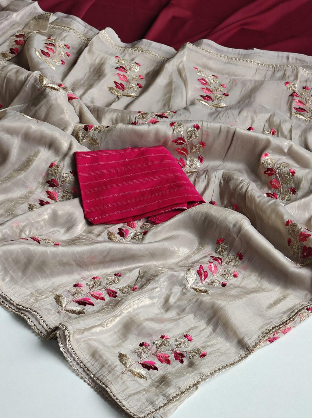 Elegant Paper Silk Crushed Saree with Floral Embroidery & Zari Lace – Contrast Blouse Included