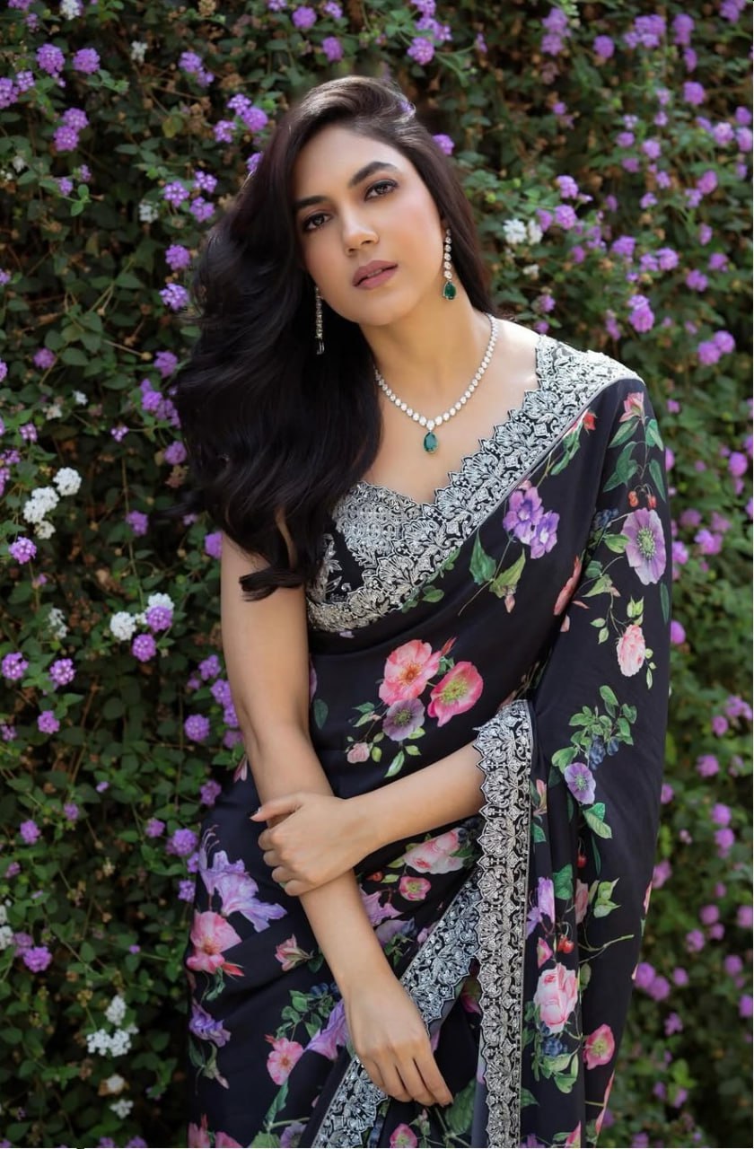 Premium Georgette Saree with Mono Banglory Silk blouse