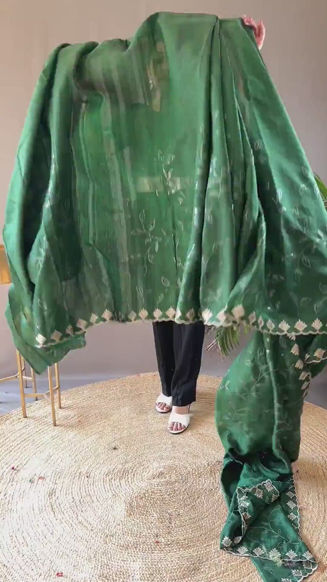 Pure Ruhi Silk & One Minute Ready-to-Wear Saree